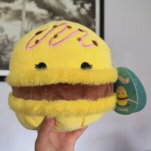 NWT Visconti the Macaron Squishmallows 8" yellow cute cupcake girls bag women